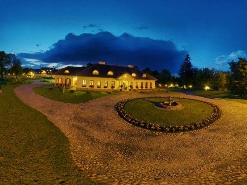 Dwor Chotynia Hotel Exterior foto